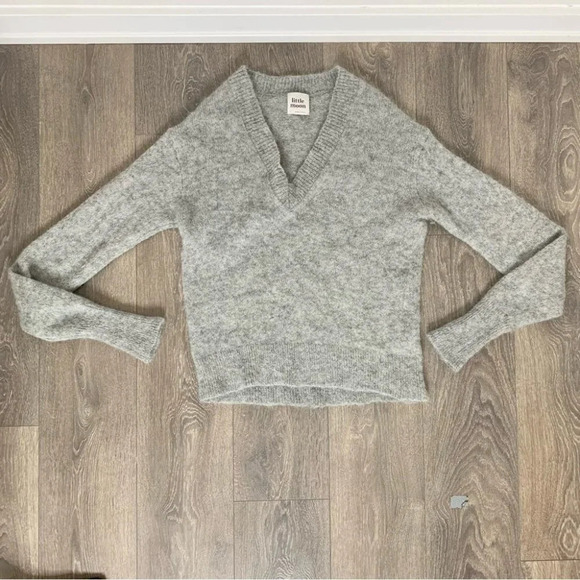 Aritzia Little Moon Snowdrop Sweater Pullover V-Neck Wool Mohair Gray Large - Picture 7 of 11